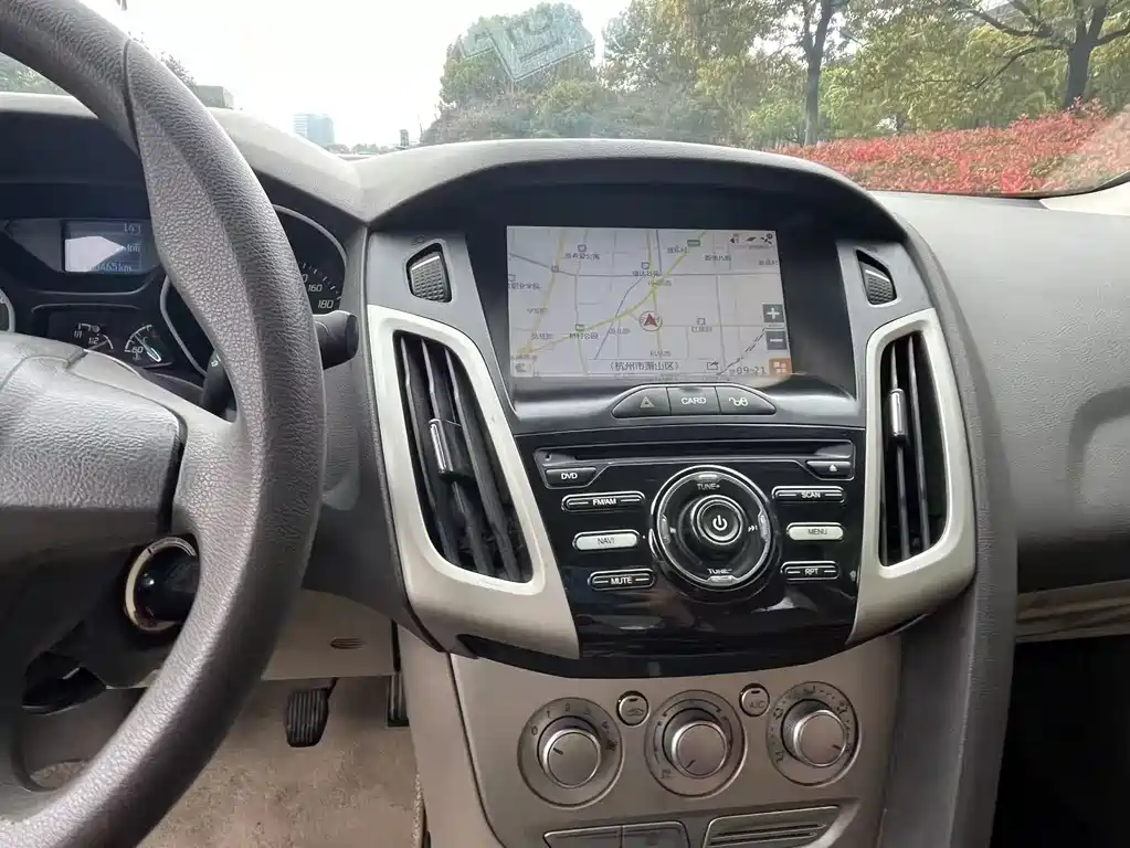Ford Focus Sedan 1.6L Manual Comfort Type, фото 12