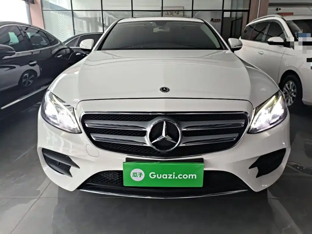Mercedes-Benz E-Class — миниатюра 3