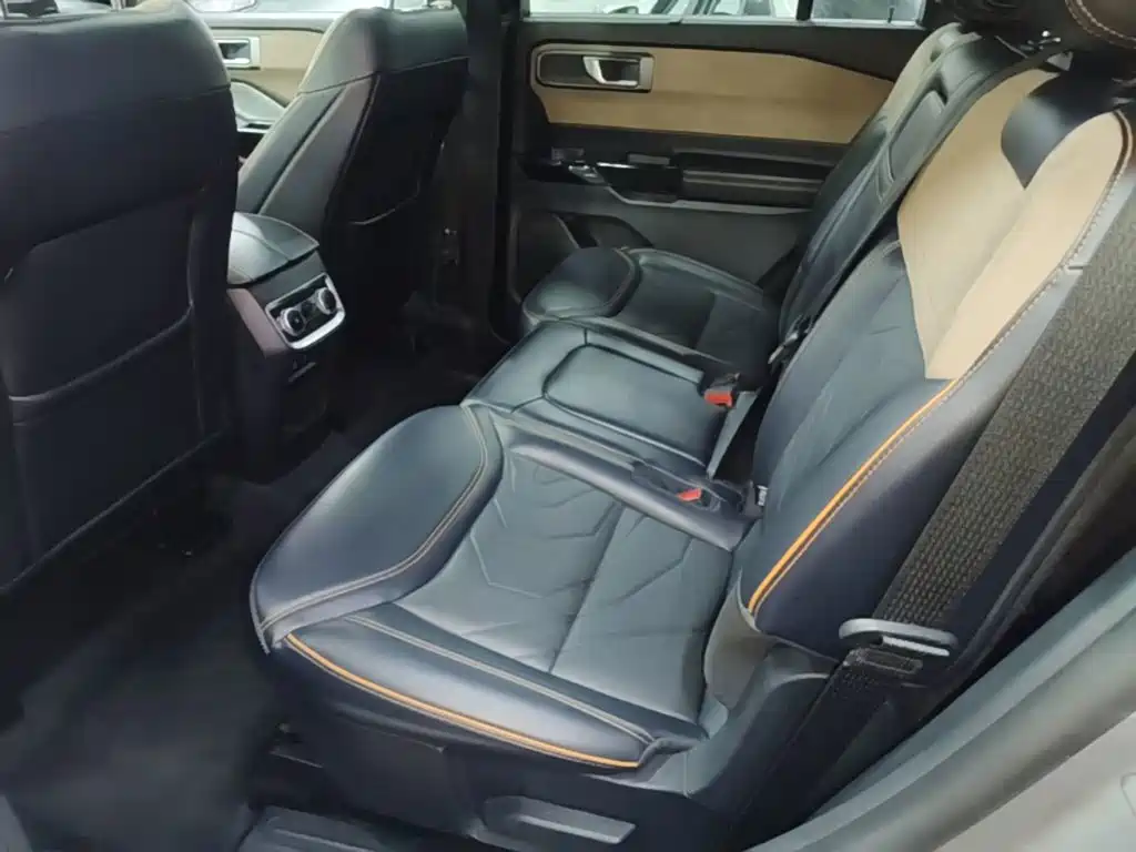 Ford Explorer — миниатюра 17