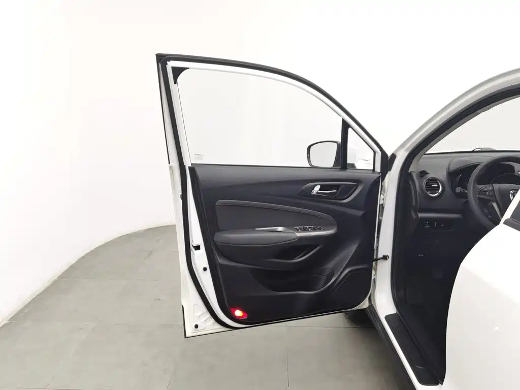 Changan CS15 — миниатюра 8