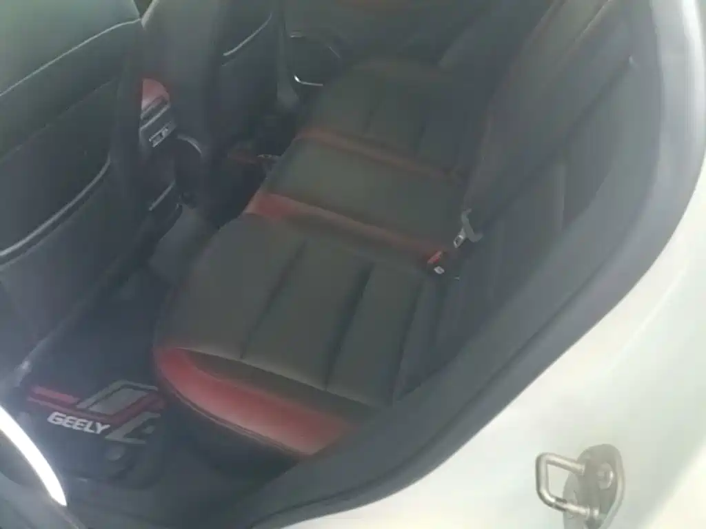 Geely Binyue — миниатюра 17
