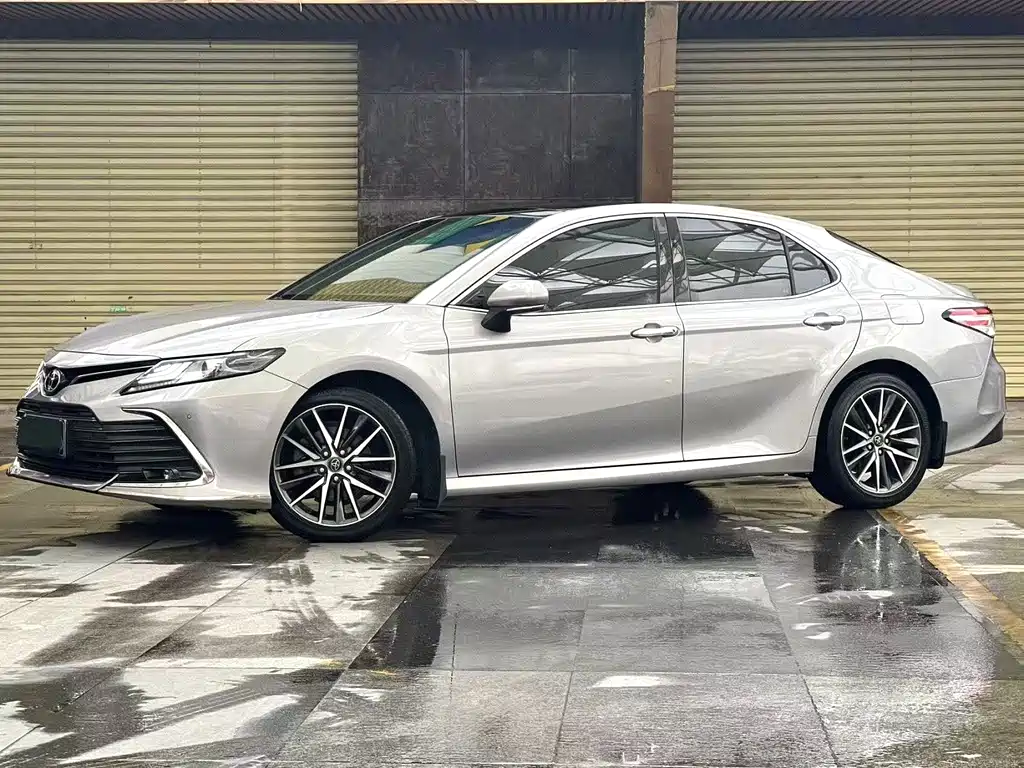 Toyota Camry — миниатюра 2