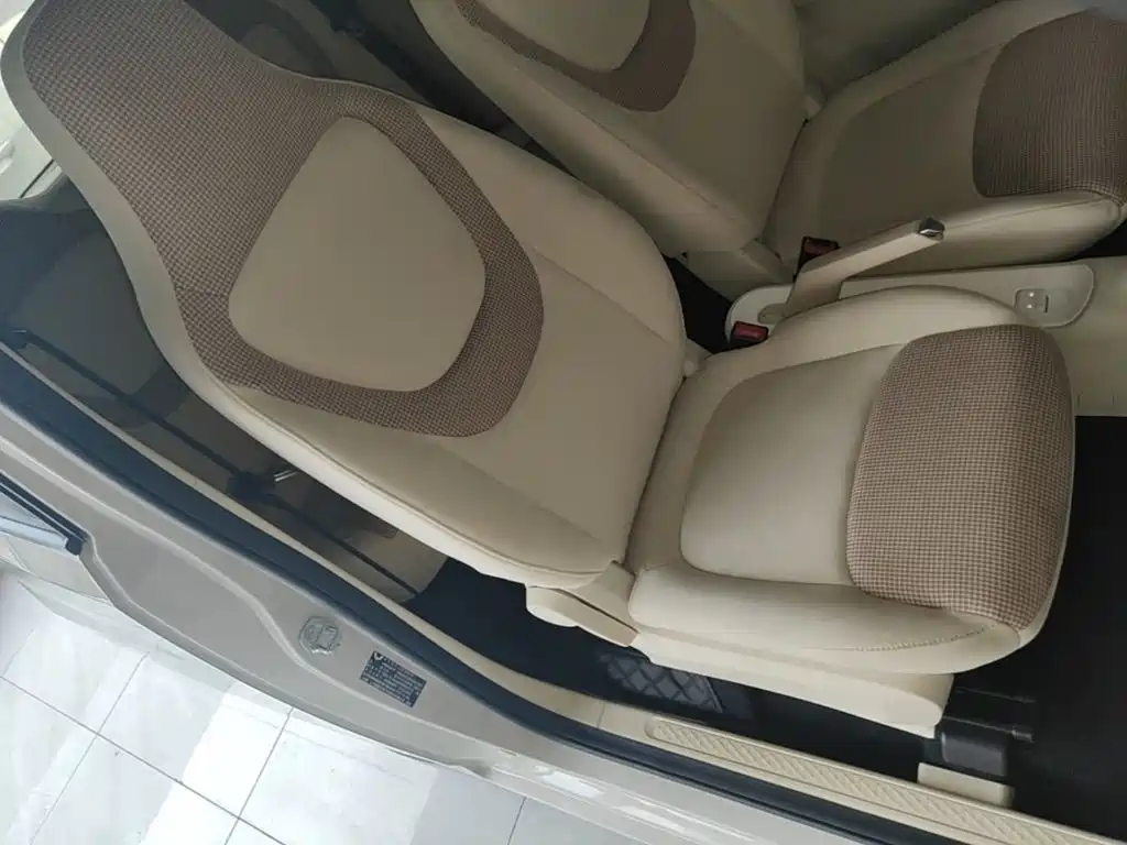Wuling MINIEV — миниатюра 25