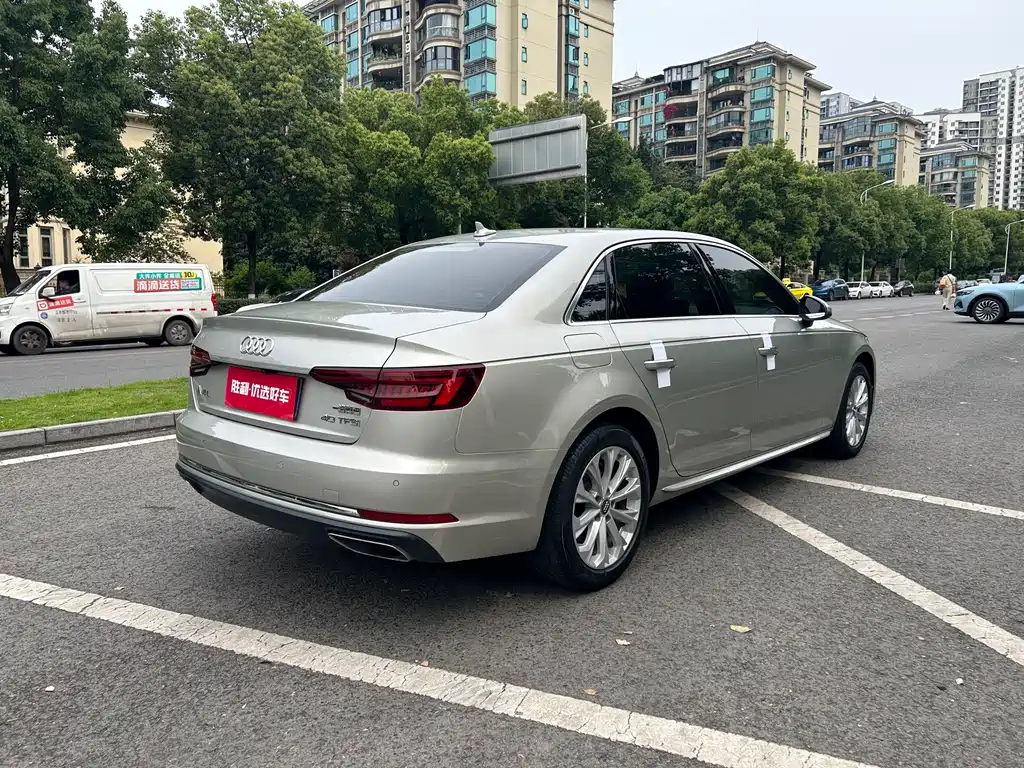 Audi A4L 2019 40 TFSI VI