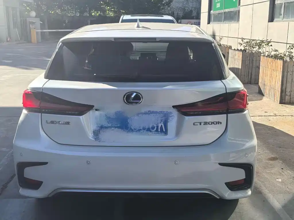 Lexus CT — миниатюра 3
