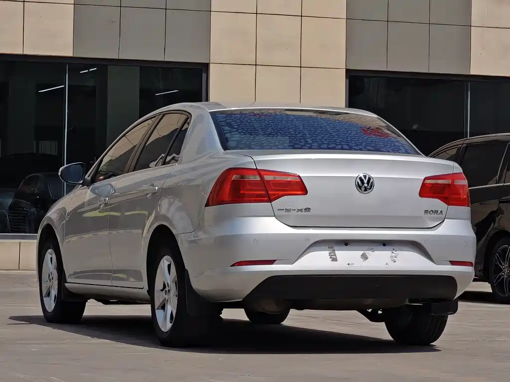 Volkswagen Bora 2014 1.6L AT Comfort