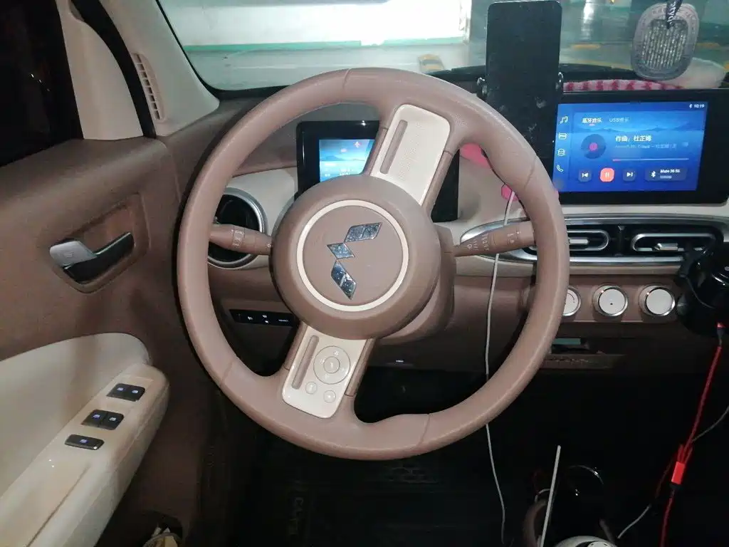 Wuling MINIEV — миниатюра 6