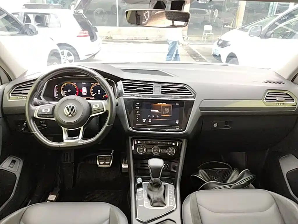 Volkswagen Tiguan L — миниатюра 10