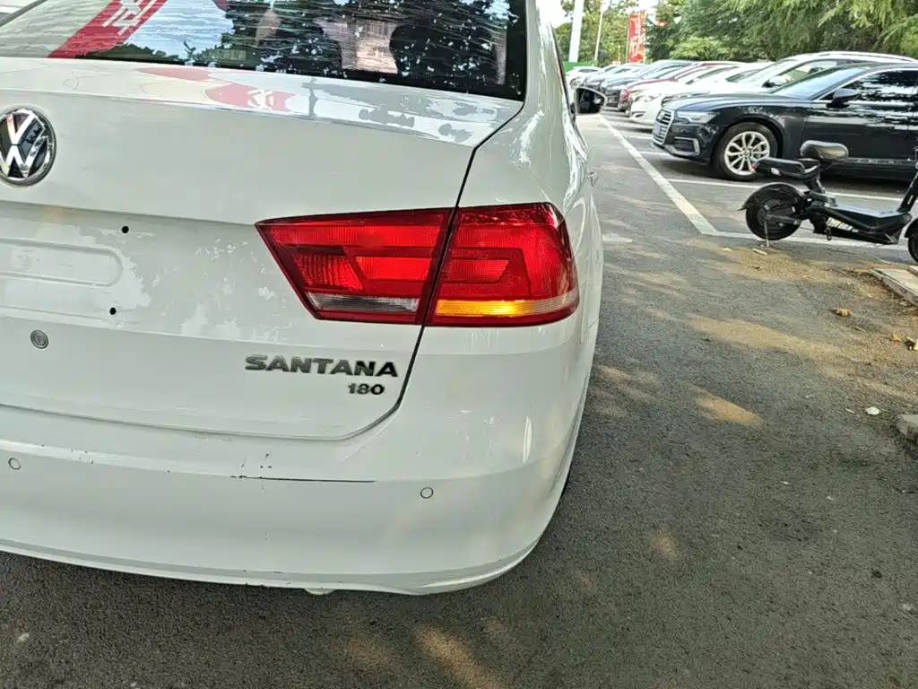 Volkswagen Santana — миниатюра 8