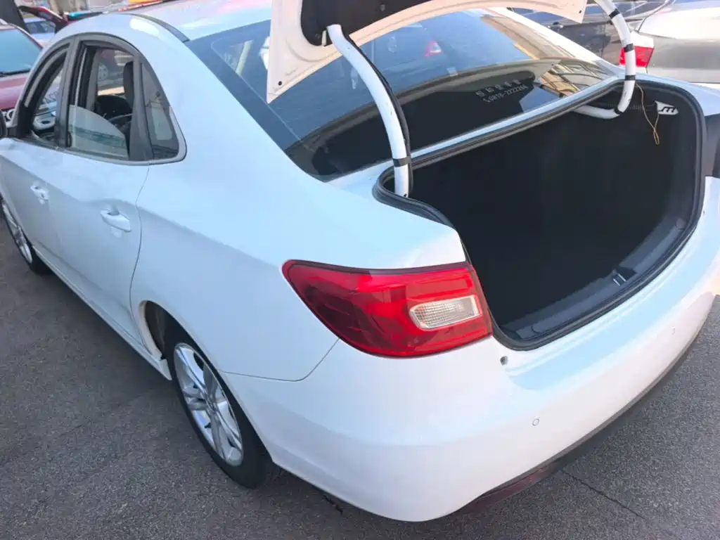 Bestune B30 — миниатюра 5