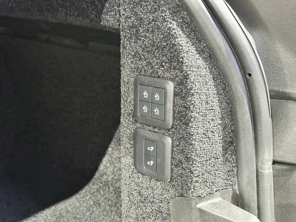 Land Rover Range Rover — миниатюра 18