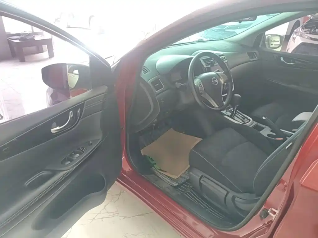 Nissan Tiida — миниатюра 16