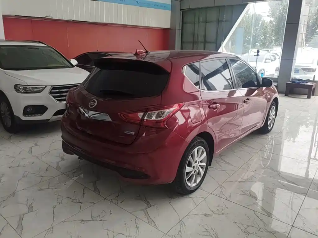 Nissan Tiida — миниатюра 7