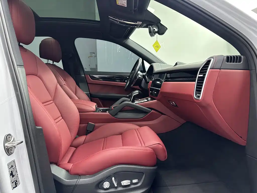 Porsche Cayenne — миниатюра 11