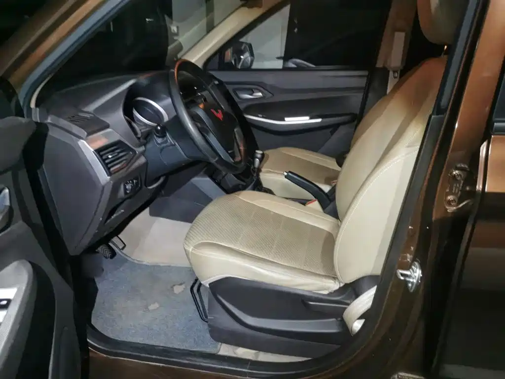 Wuling Hongguang — миниатюра 8