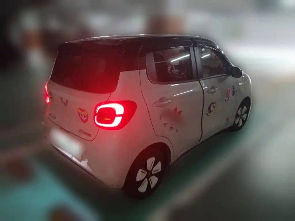 Wuling MINIEV — миниатюра 4
