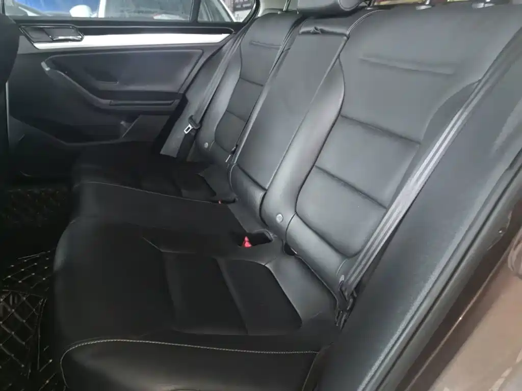 Volkswagen Sagitar — миниатюра 17