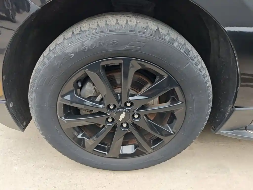Chevrolet Equinox — миниатюра 23