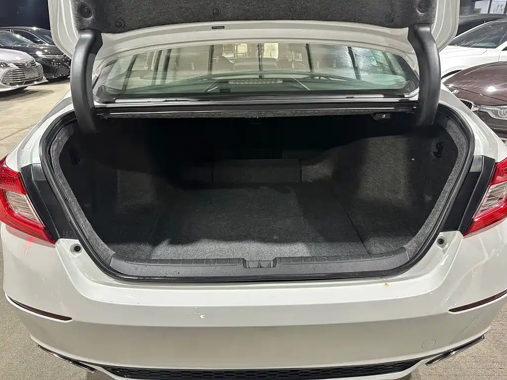 Honda Accord — миниатюра 16