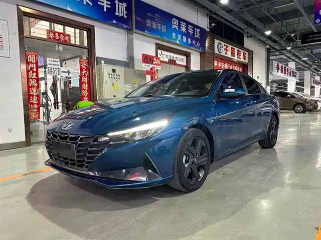 HYUNDAI ELANTRA