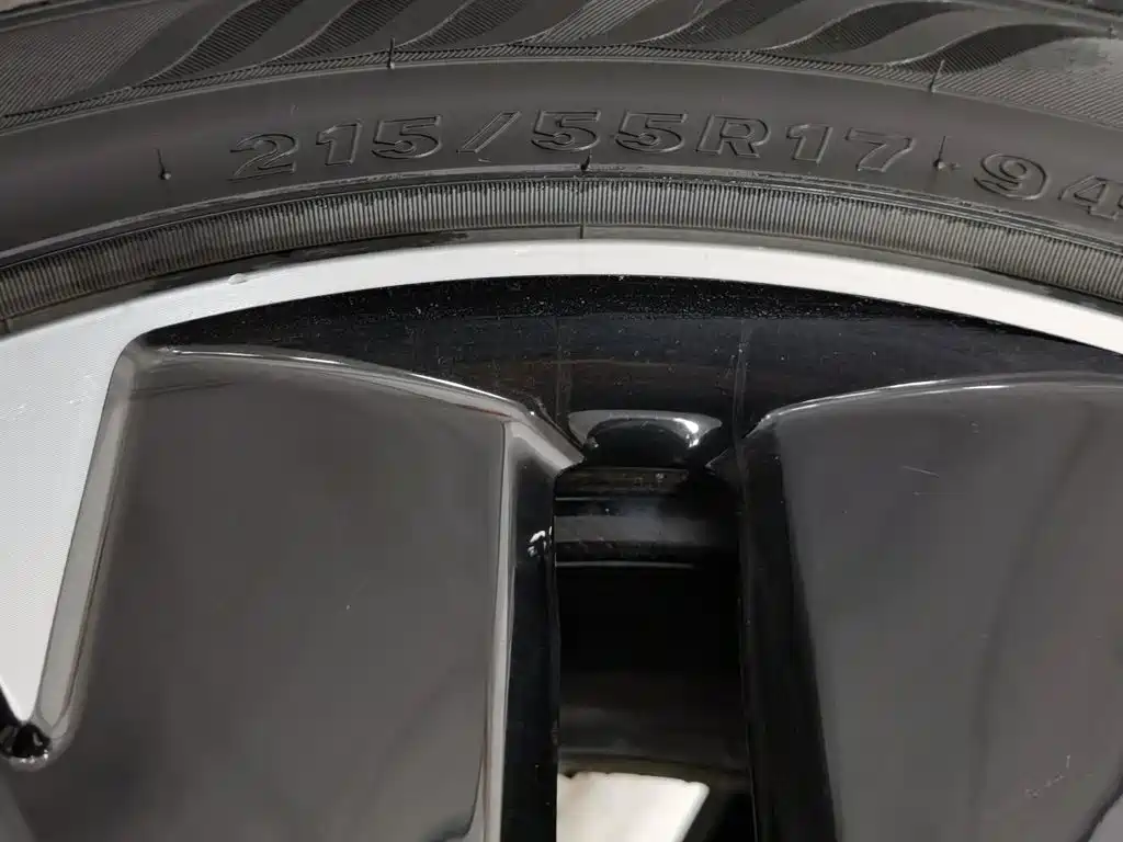 XPeng P5 — миниатюра 24