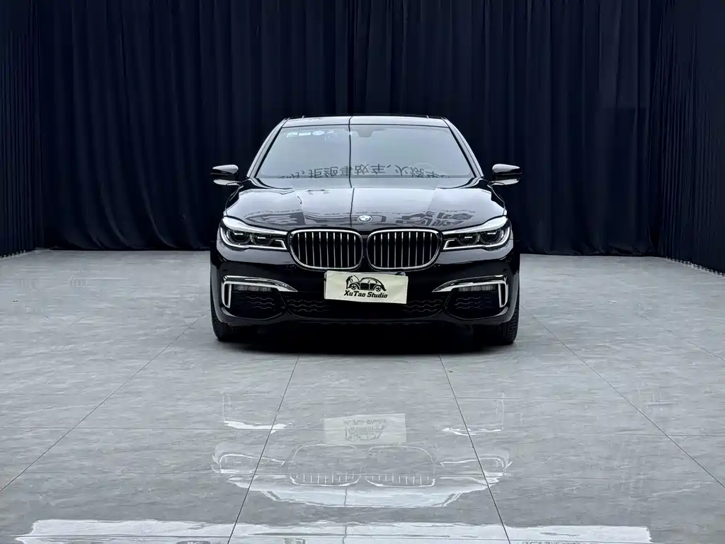 BMW 7 Series — миниатюра 2