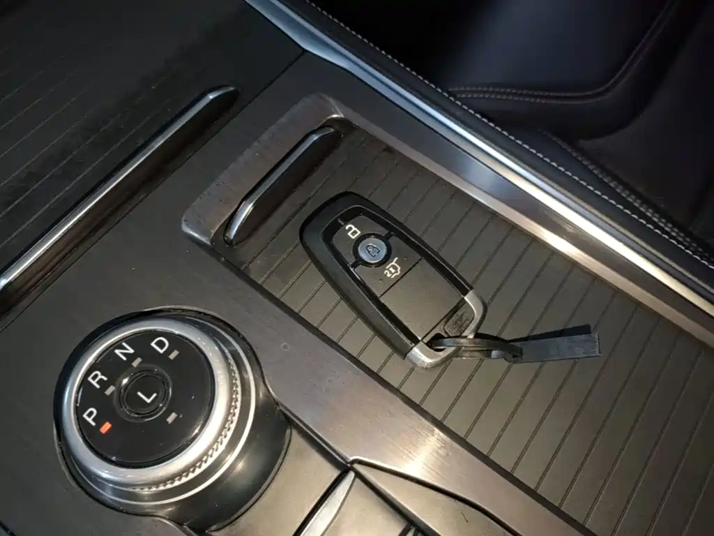 Ford Explorer — миниатюра 9