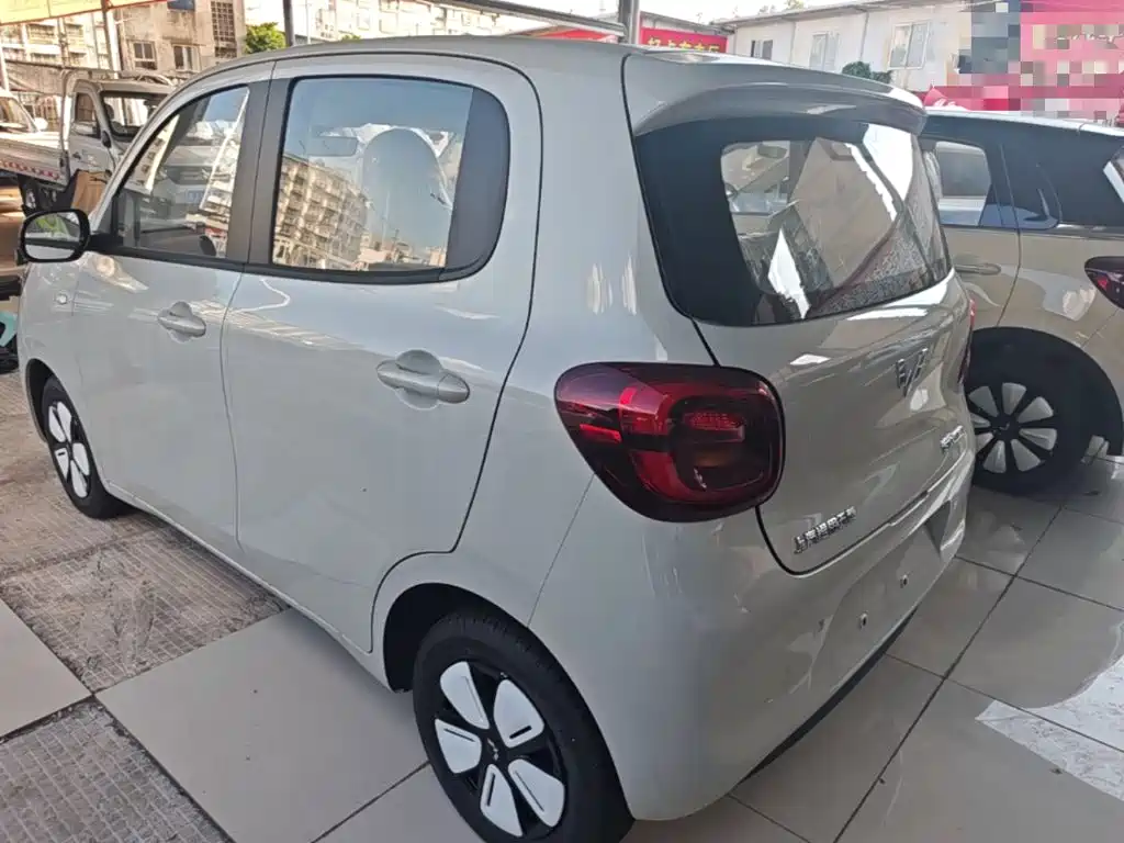 Wuling MINIEV — миниатюра 5
