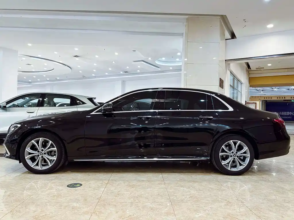 Mercedes-Benz E-Class — миниатюра 3