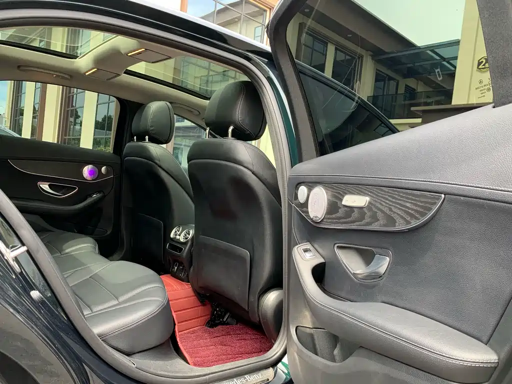 Mercedes-Benz C-Class — миниатюра 17