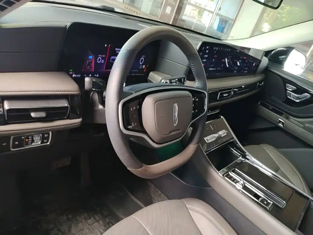 Lincoln Aviator — миниатюра 17