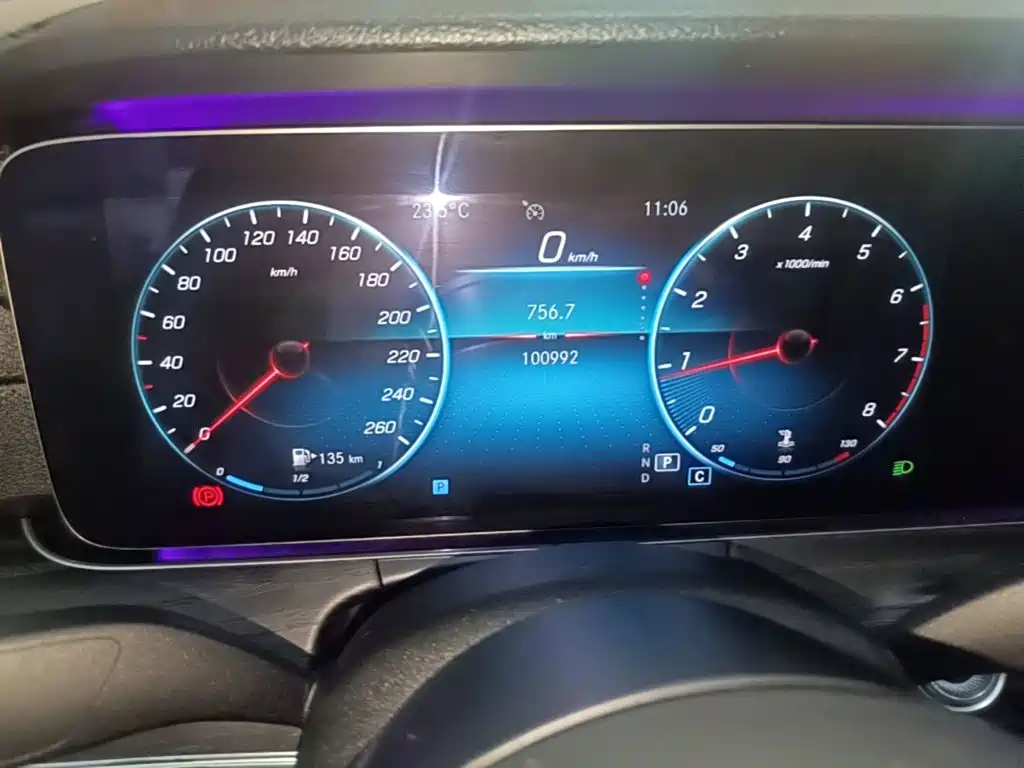Mercedes-Benz E-Class — миниатюра 12