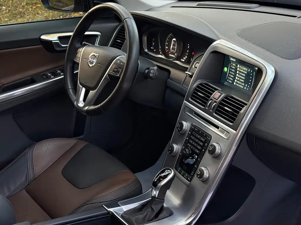 Volvo XC60 — миниатюра 32
