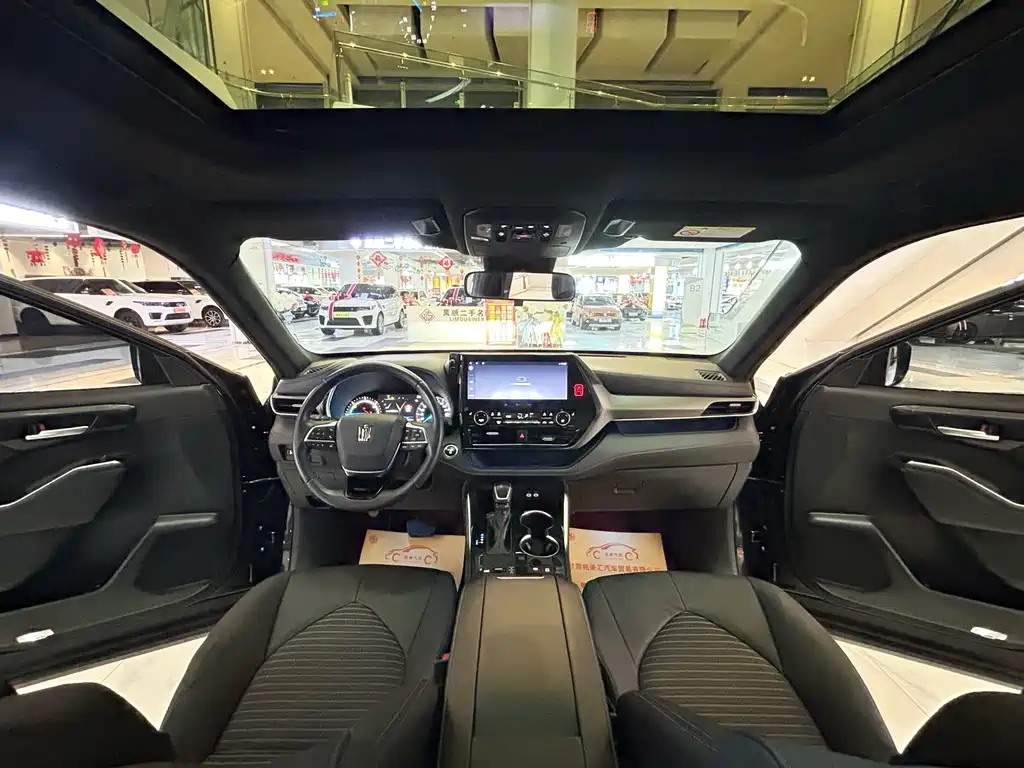 Toyota Crown Kluger — миниатюра 5