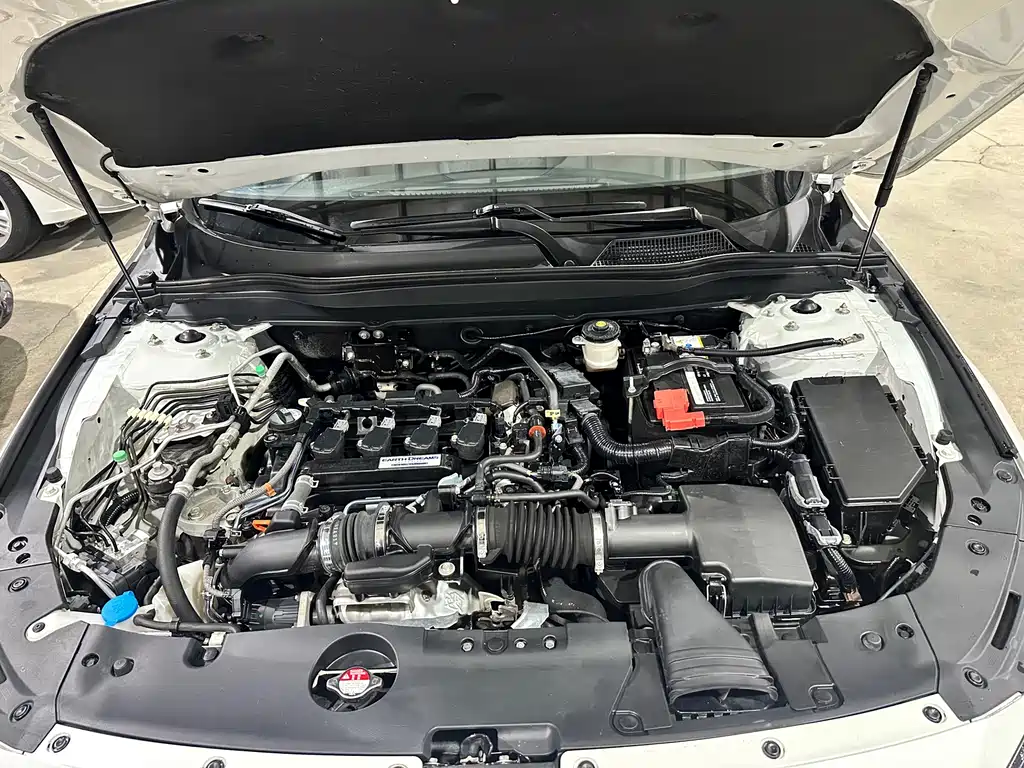 Honda Accord — миниатюра 13