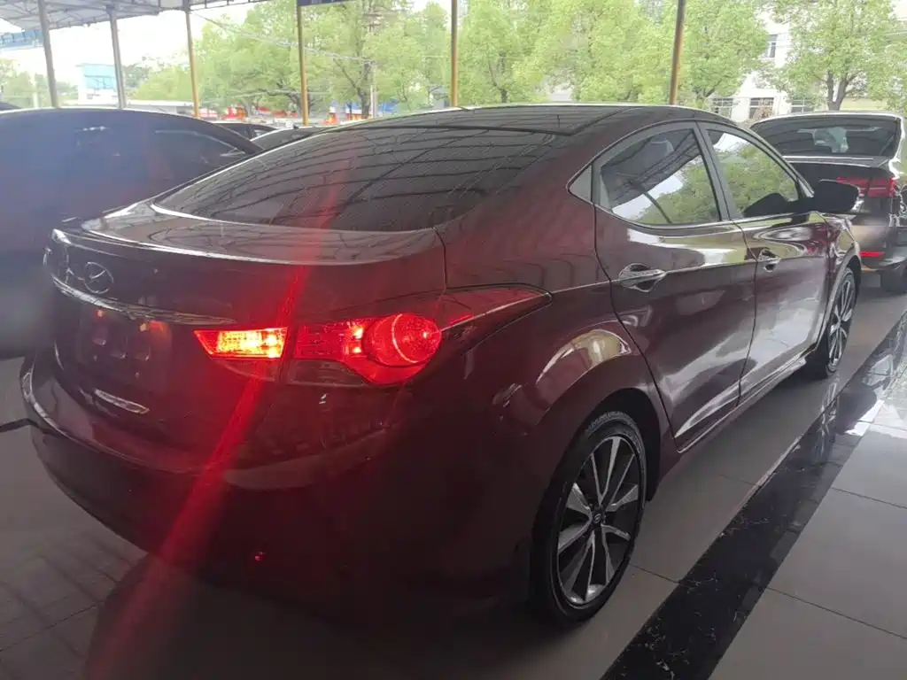 Hyundai Elantra Langdong — миниатюра 7