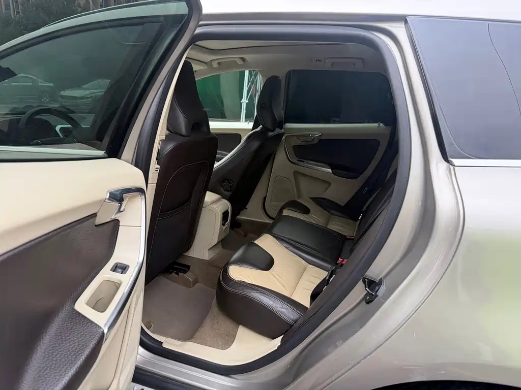 Volvo XC60 (Import) — миниатюра 6