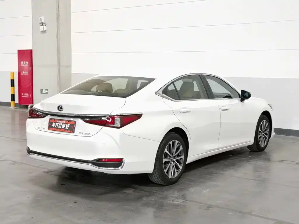 Lexus ES — миниатюра 2