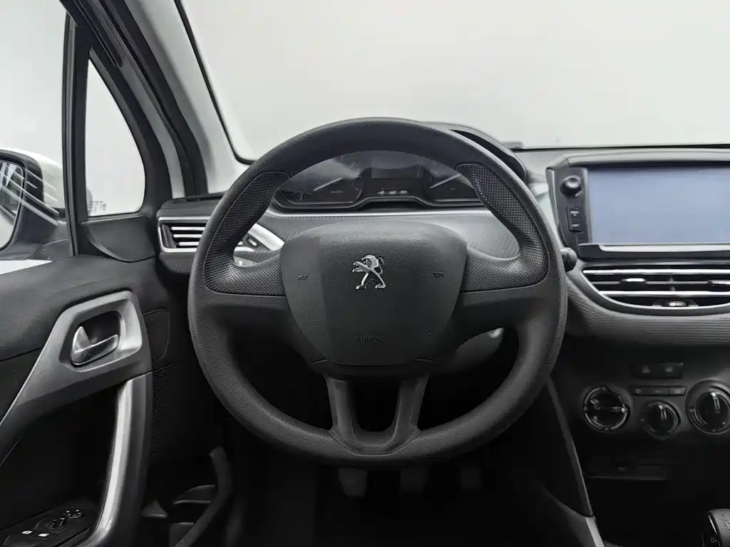 Peugeot 2008 — миниатюра 11