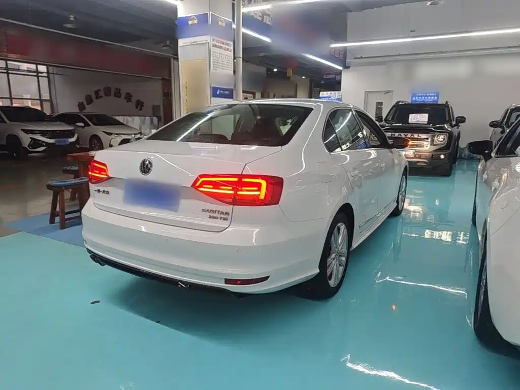 Volkswagen Sagitar — миниатюра 7