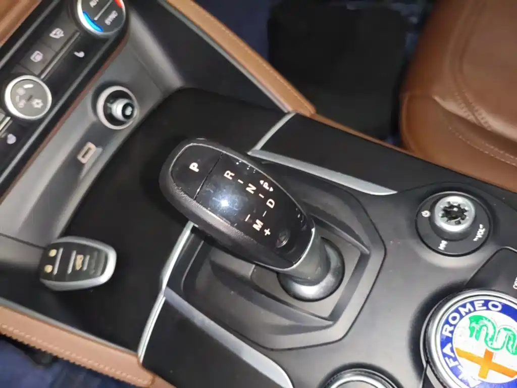 Alfa Romeo Stelvio — миниатюра 14