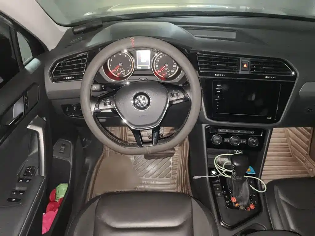 Volkswagen Tiguan L — миниатюра 3
