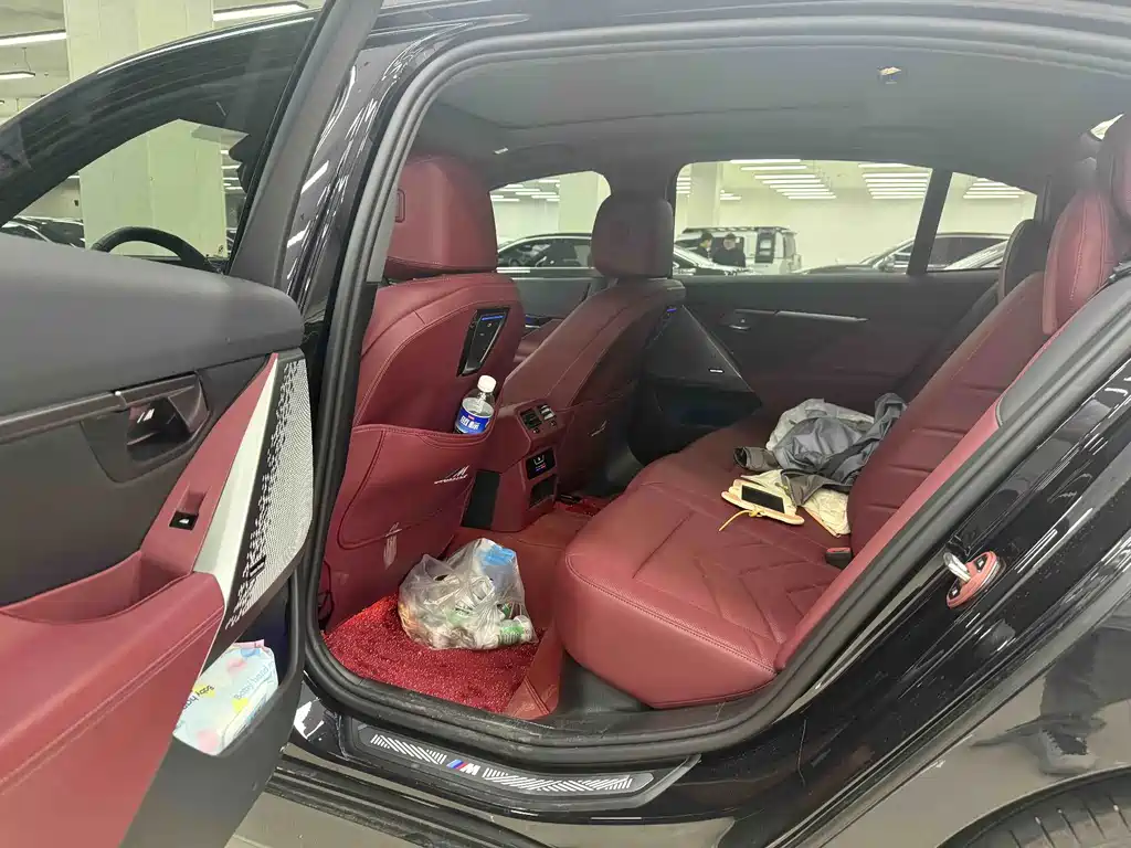 BMW 5 Series — миниатюра 10