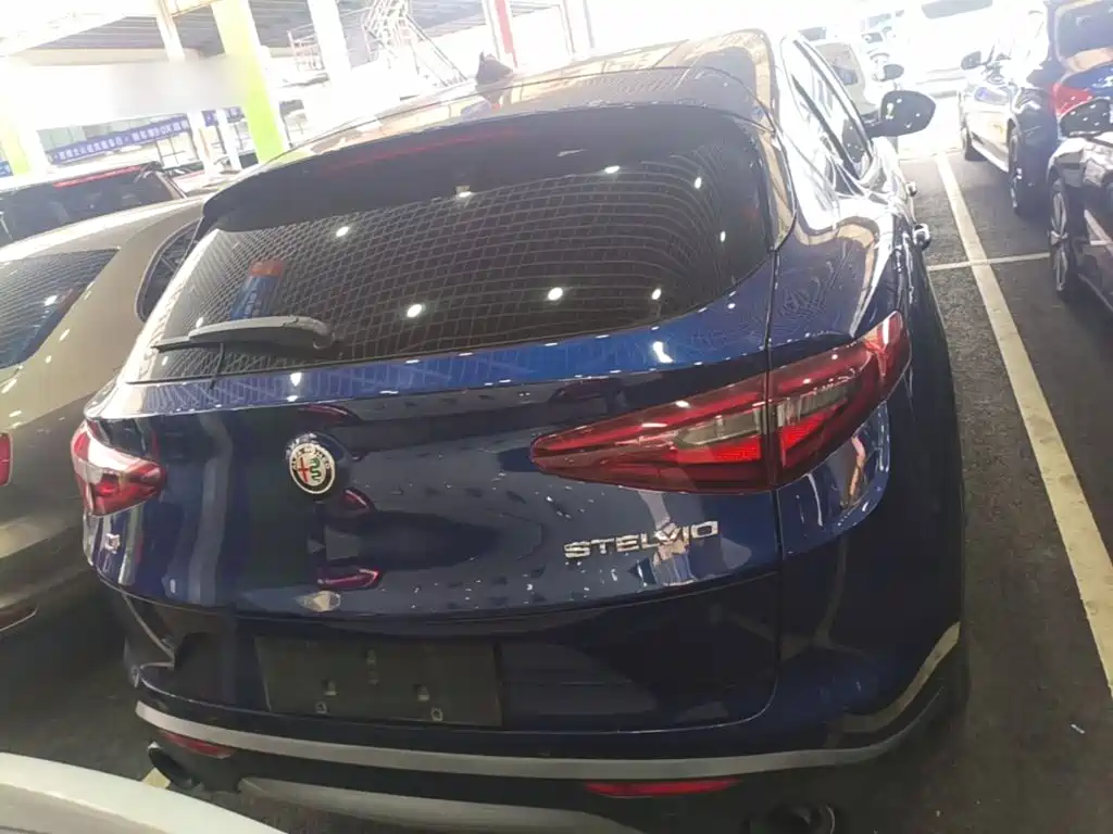Alfa Romeo Stelvio — миниатюра 6