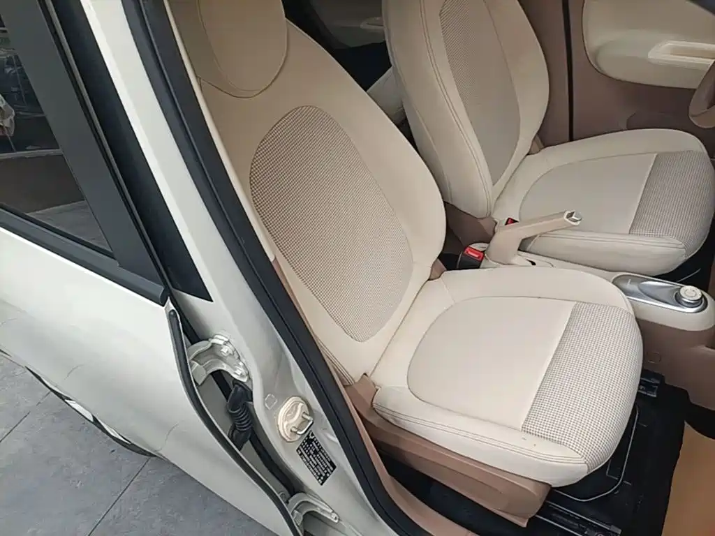 Wuling MINIEV — миниатюра 25