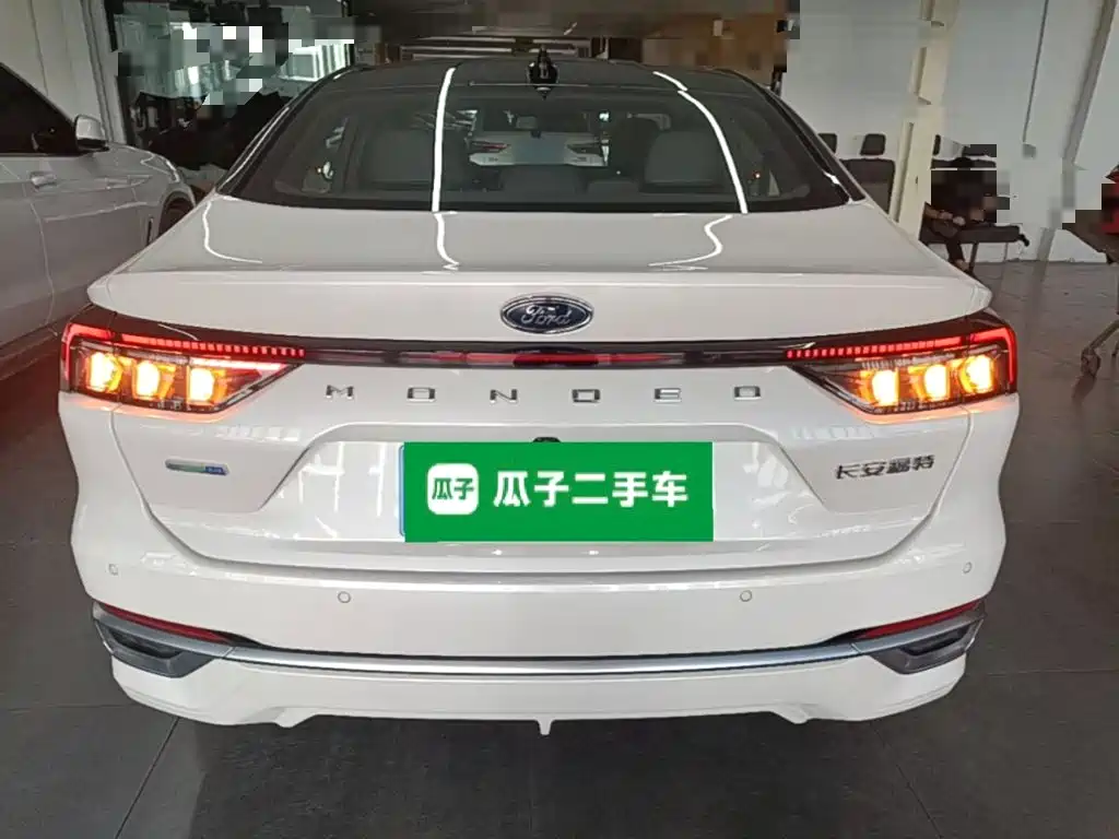 Ford Mondeo — миниатюра 6