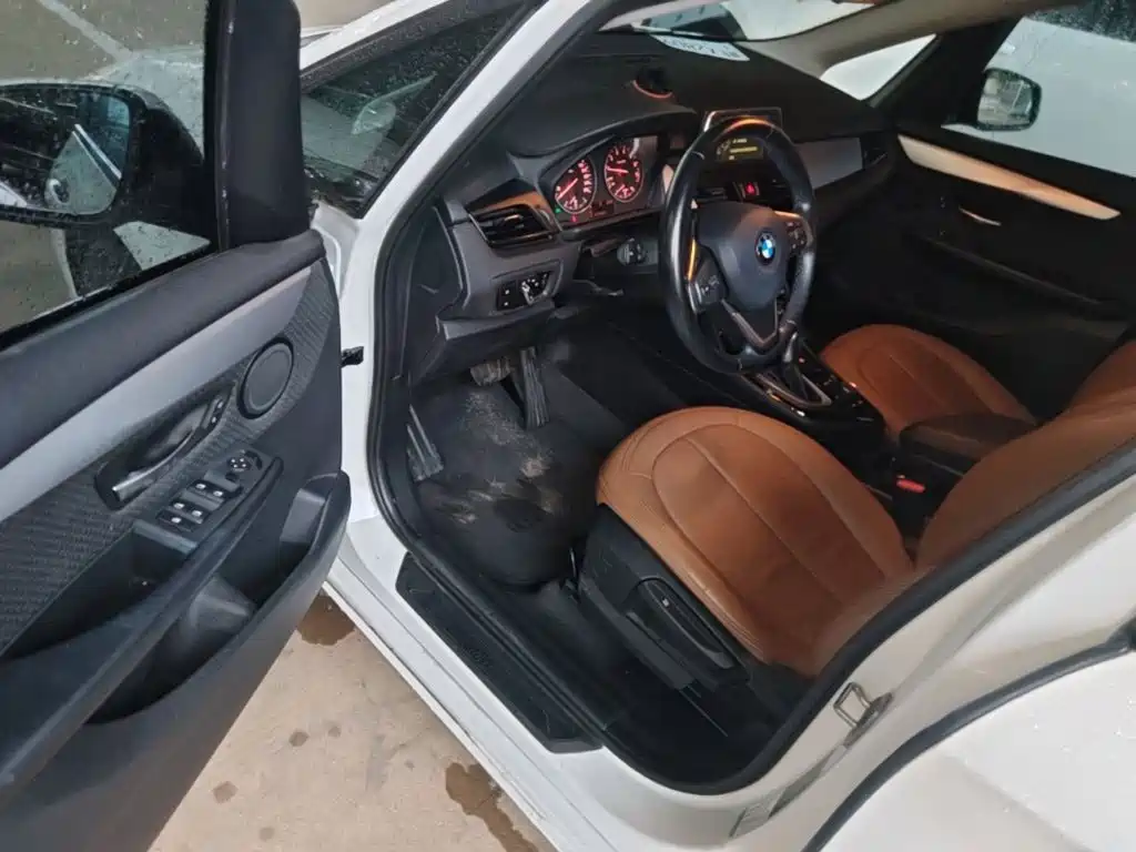 BMW 2 Series Active Tourer — миниатюра 16