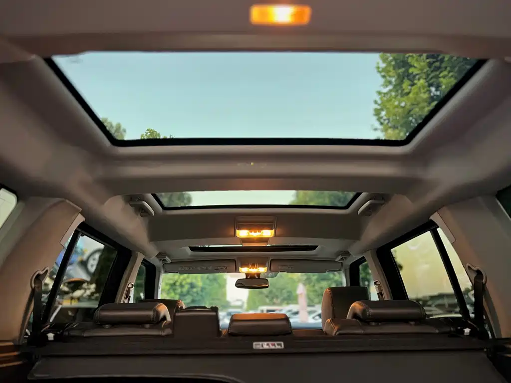 Land Rover Discovery — миниатюра 31