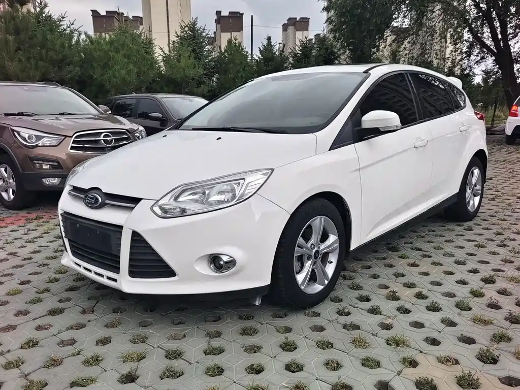 2014 Ford Focus - zdjęcie 1 z 9