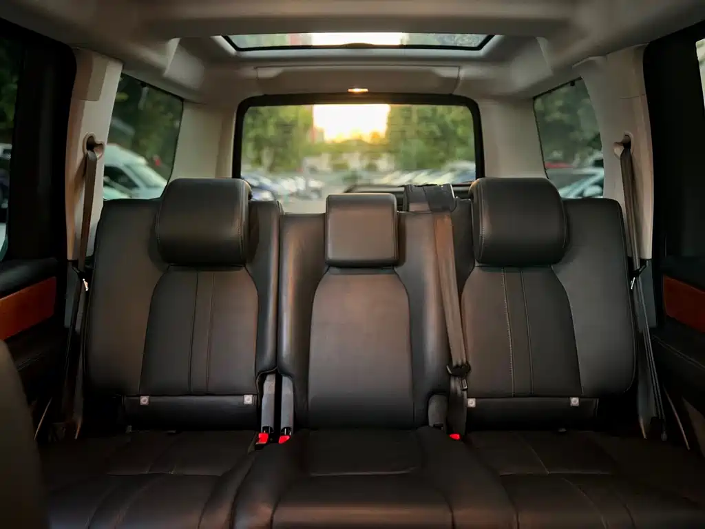 Land Rover Discovery — миниатюра 30
